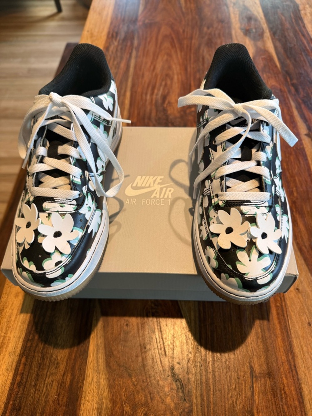 Nike Kids Floral Low-Top Sneakers - Black/White/Green Accents